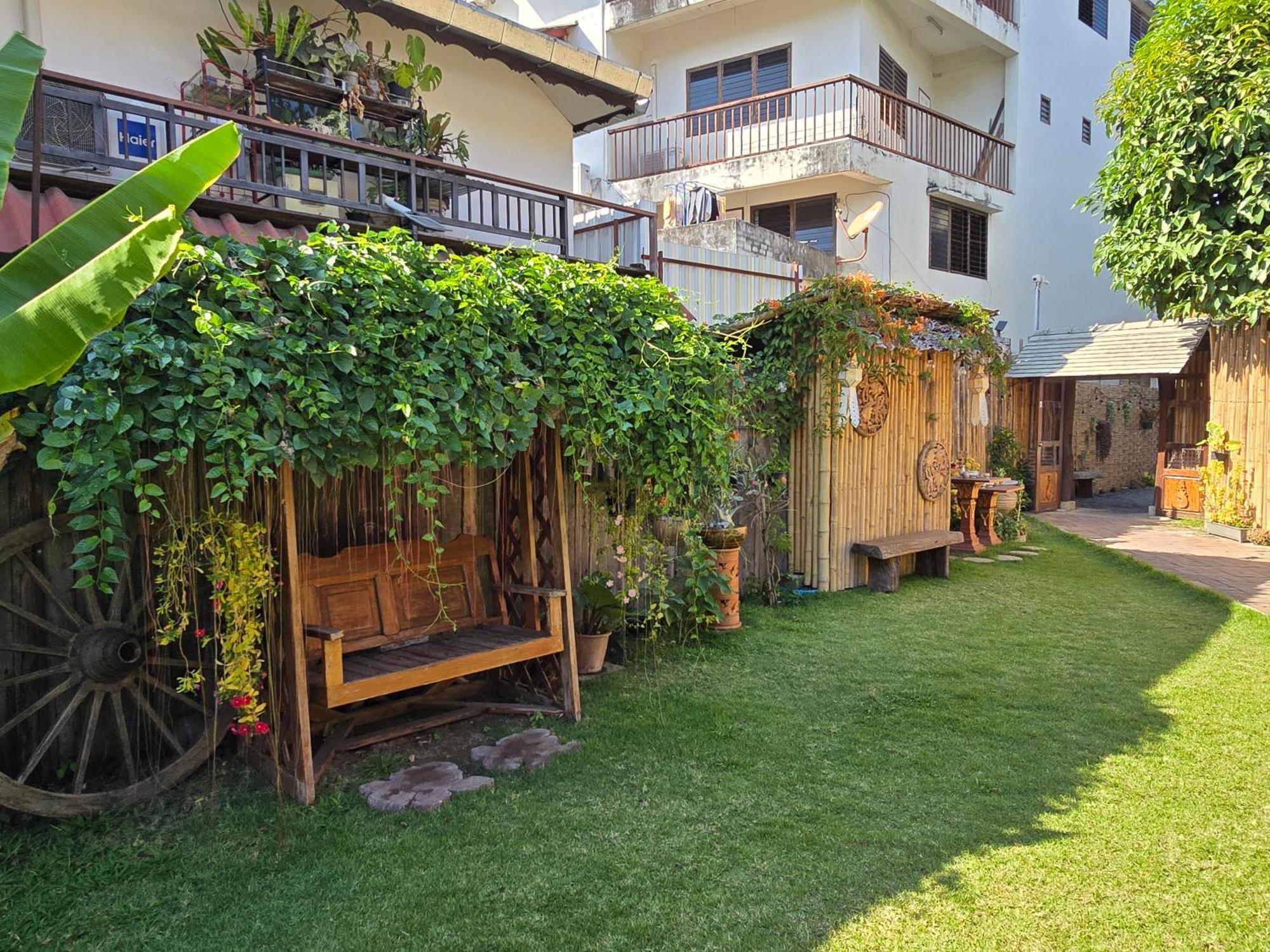 The Old City Rooms Chiang Mai Exterior foto