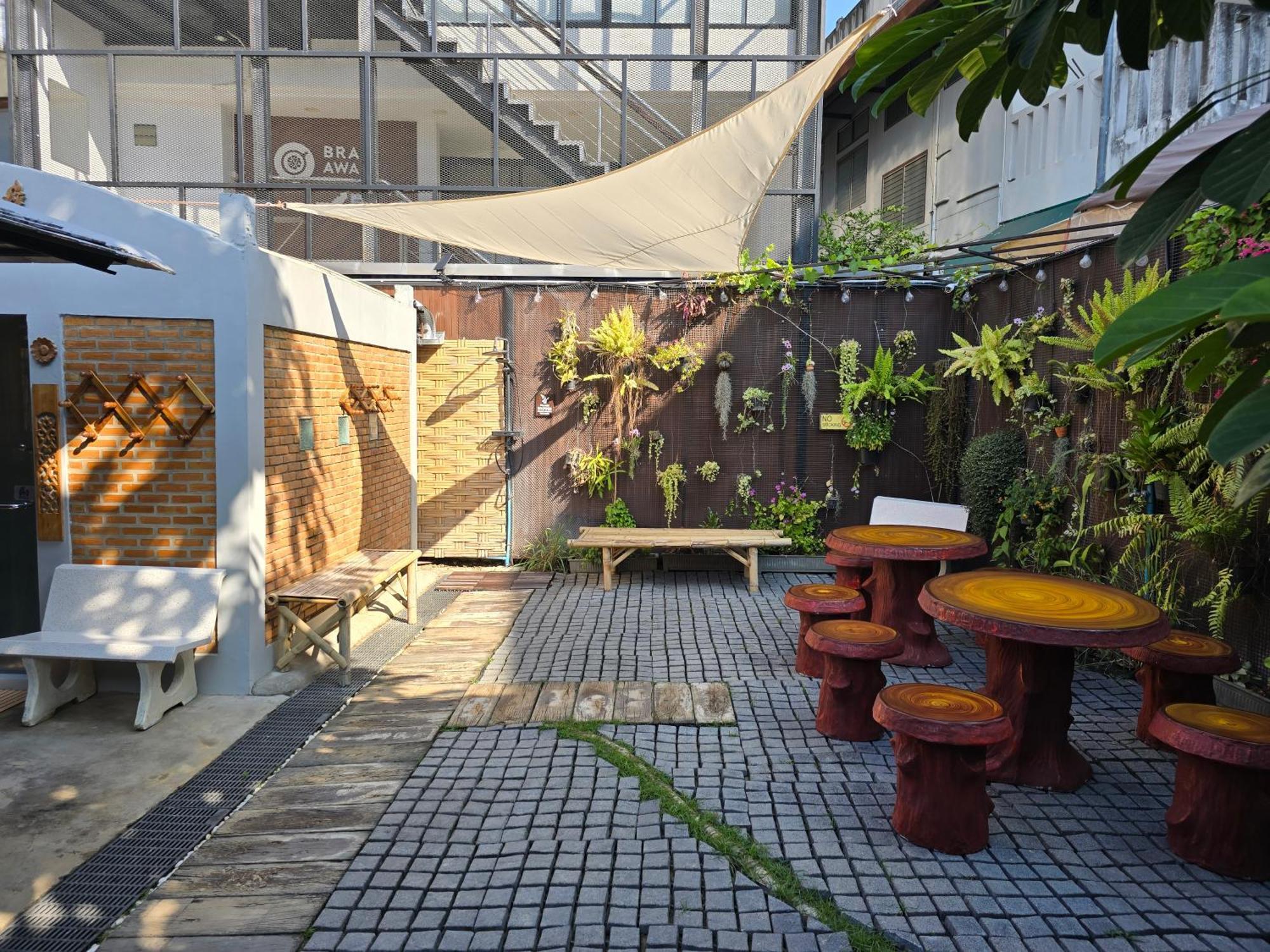 The Old City Rooms Chiang Mai Exterior foto